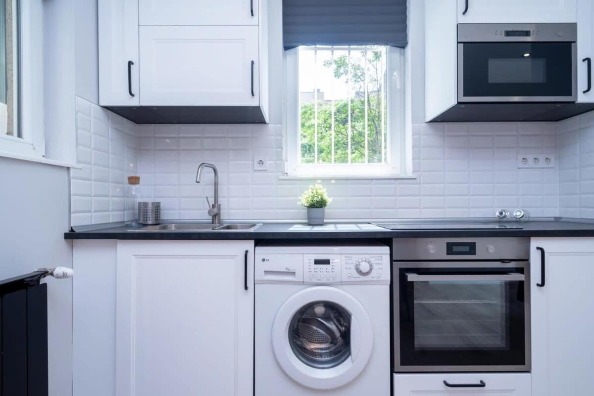 Super Central New Apartment With Air Conditioning — Fotók 3